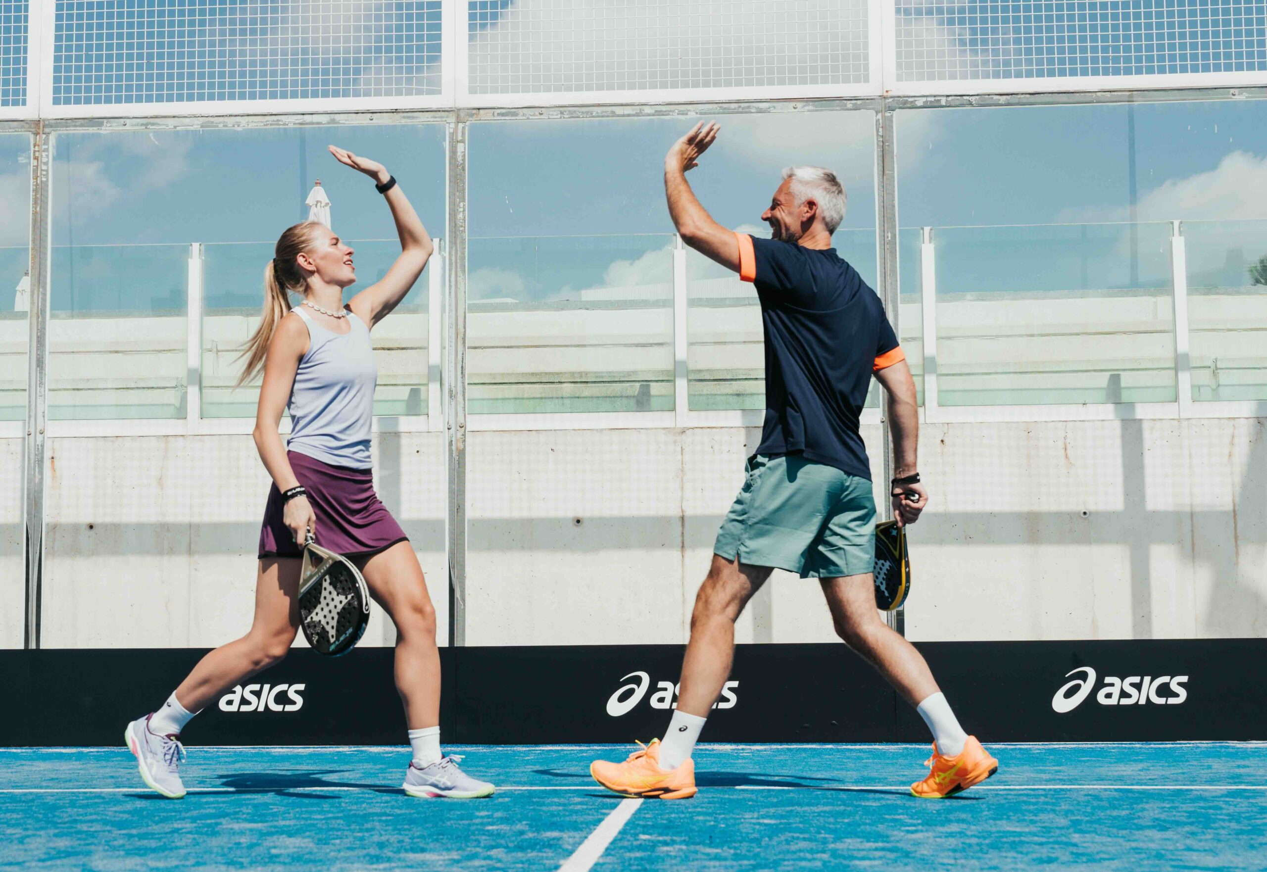 Giocare a Padel ha effetti positivi sul benessere mentale, lo dimostra l’esperimento “Energise Your Mind” di Asics